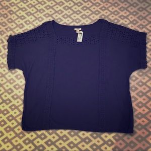 Navy blue casual top!